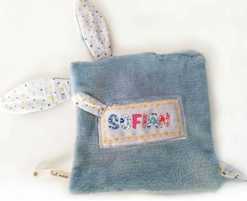 Doudou personnalisé pour enfant - Les Récrés de Fabie