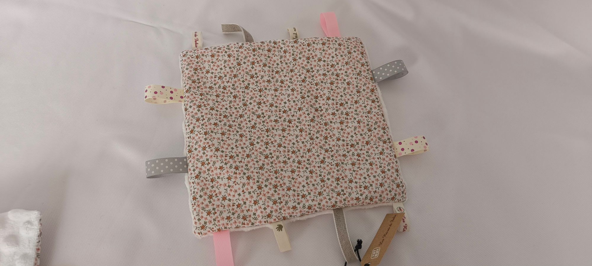 Doudou plat étiquettes côtés