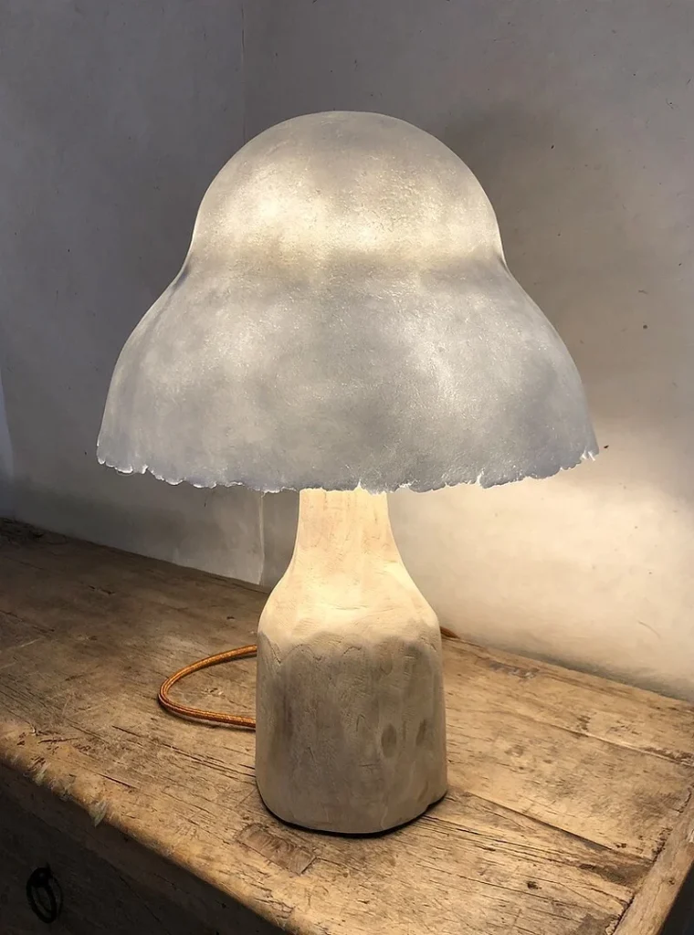 Lampe originale pâte de papier Madame capeline - Lueur de Syl